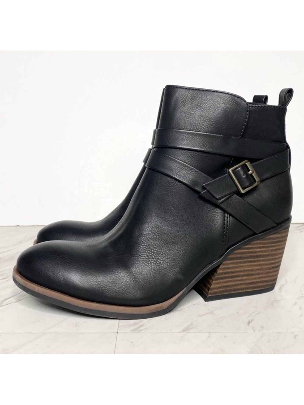 Korks Heidi Black Stacked Heel Bootie 8 1/2 M